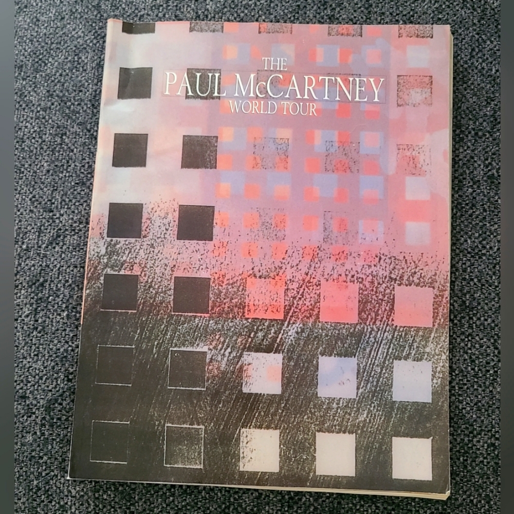 Paul McCartney World Tour Book - Picture 1 of 4